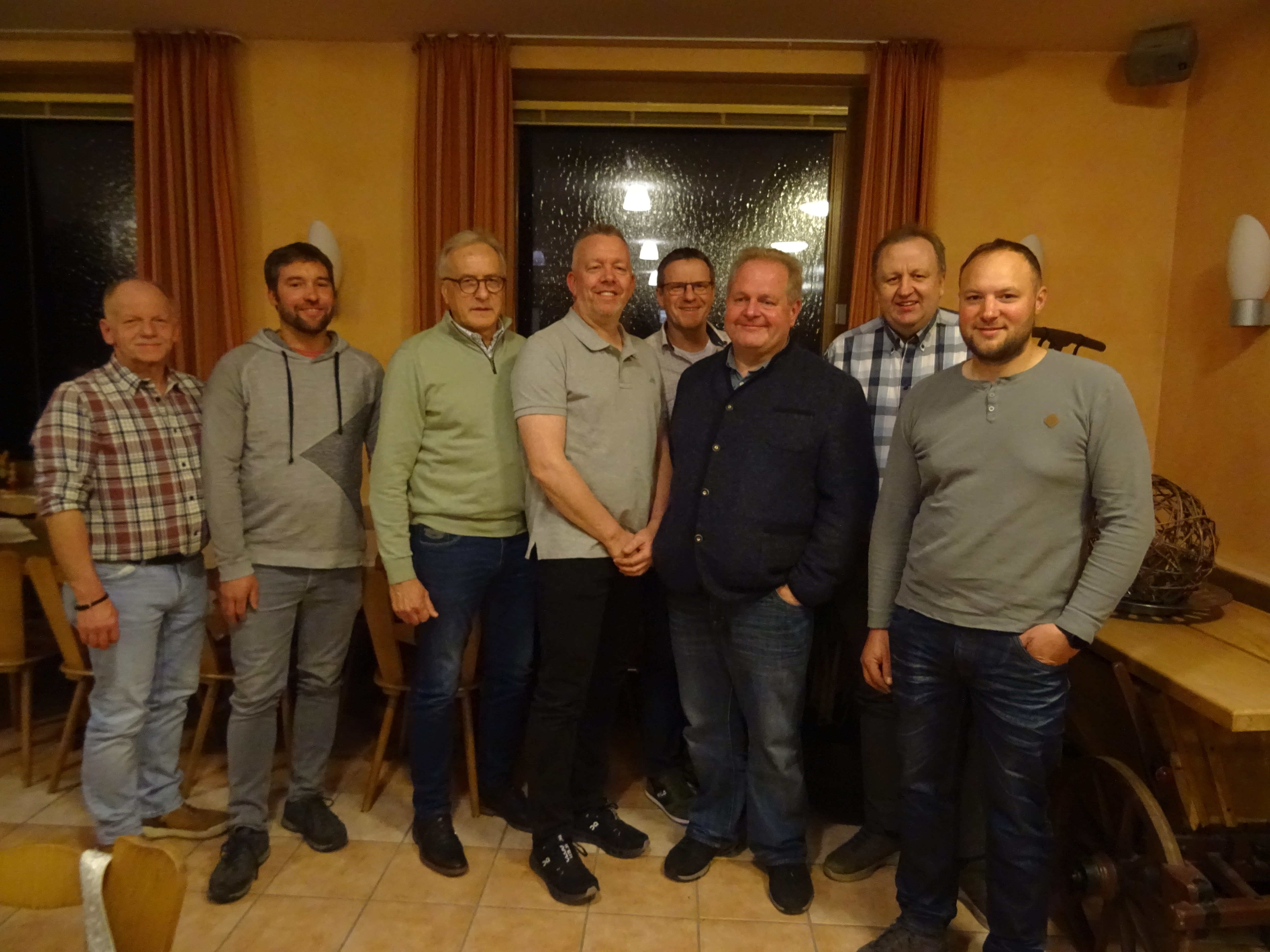 Der Vorstand v.l.: Markus Appel, Christoph Harnischfeger, Manfred Ullrich, Markus Stengel, Roland Eisenacher, Michael Hirchenhein, Holger Seipel, Nils Grie&szlig;mann. Es fehlt: Marie-Luise Keller