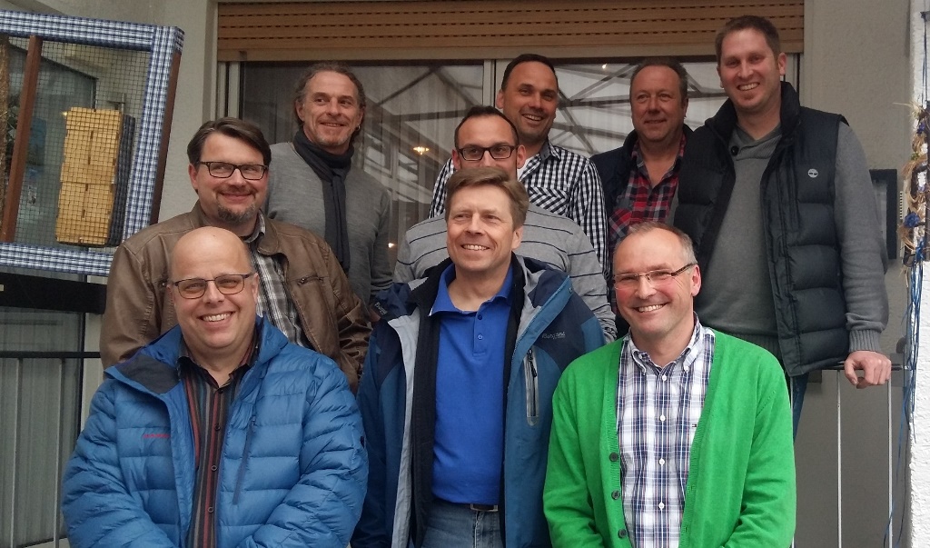 Hintere Reihe von links: Olaf Schulz, Peter Ritter, Matthias Bück, Johannes Petry. Mittlere Reihe von links: Stefan Schneider, Georg Müller. Vordere Reihe von links: Karl Malter, Gunther Seiffert, Ralf Zimmermann.